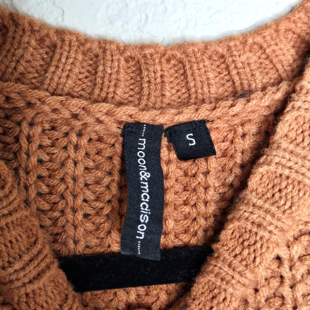 Moon & Madison- Knit Pullover Sweater - Picture 2 of 7